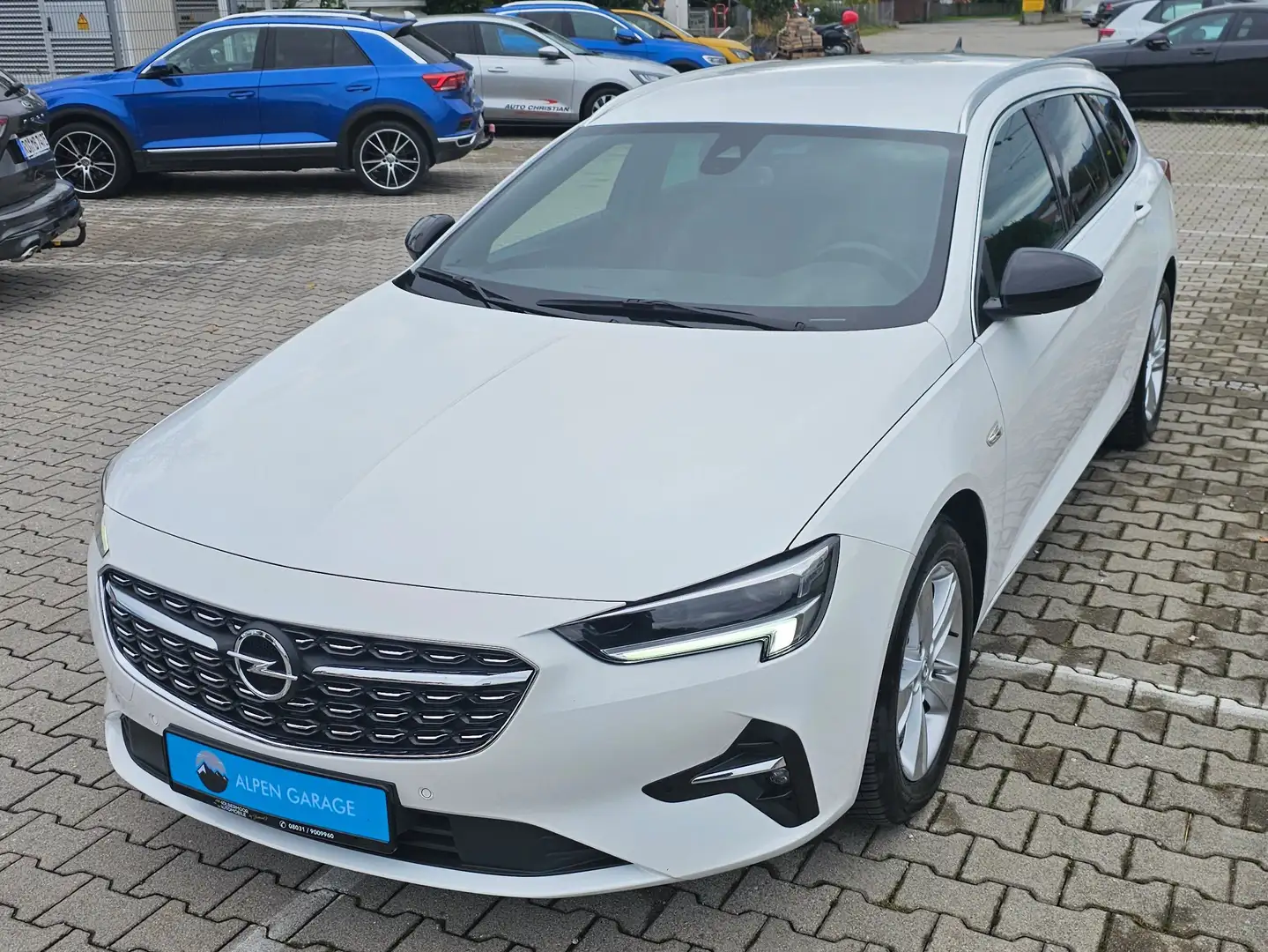 Opel Insignia Sports*Tourer*1.5*CDTI*Aut.*Business*ACC*Navi*LED* Weiß - 1