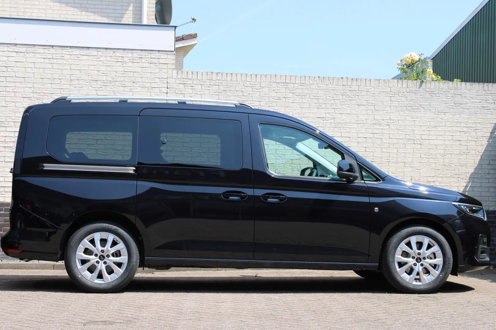 Ford Tourneo Connect Grand 1.5 PHEV Titanium 7 zits | Panoramadak | Lux Zwart - 2