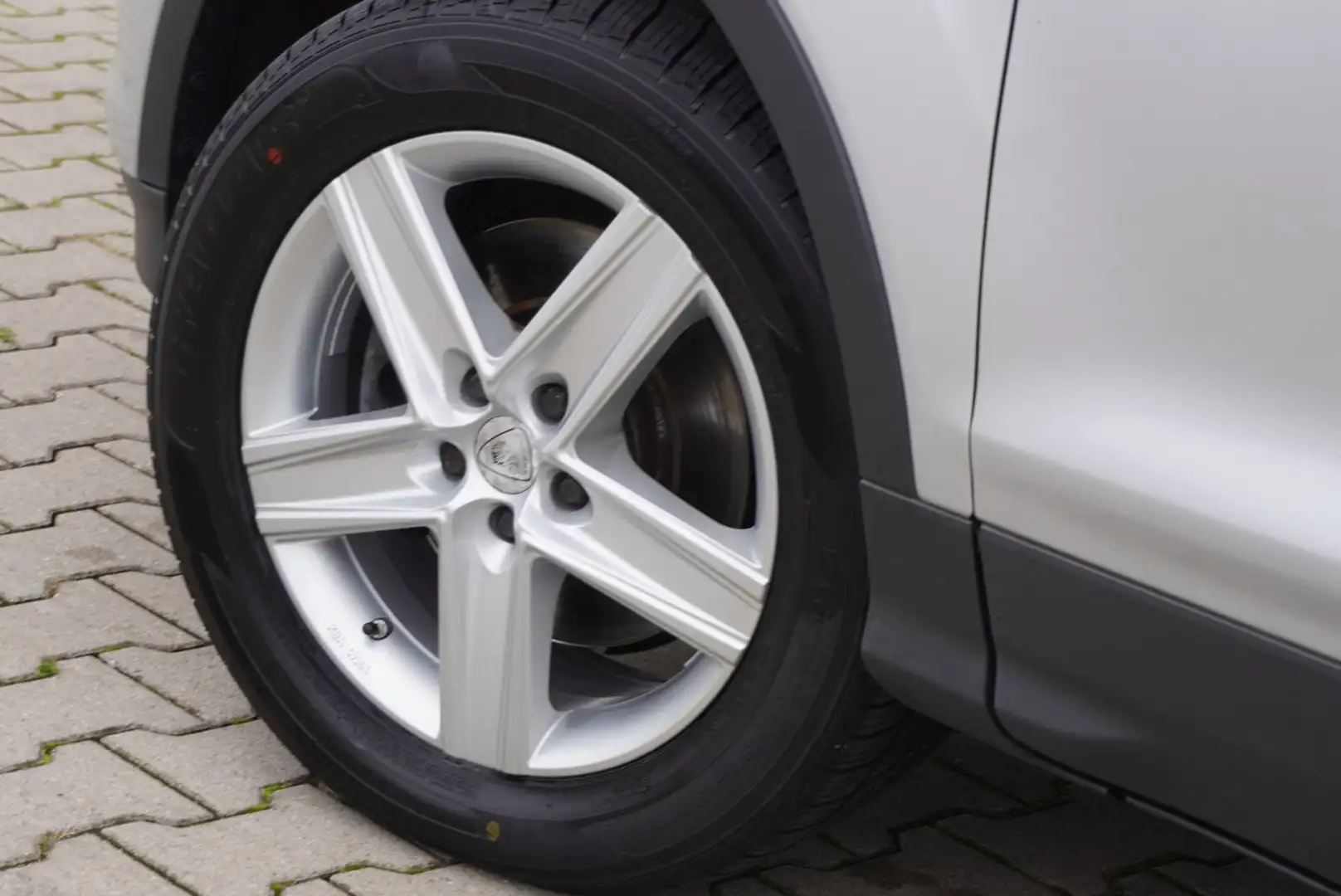Ford Kuga 2.0 TDCi Titanium+ACC+AHK+Teilleder+SH+PDC Silber - 2