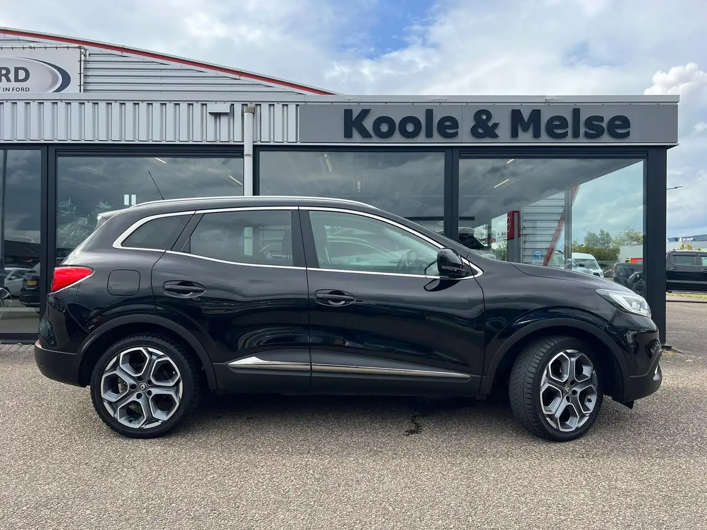 Renault Kadjar Energy TCe 130pk Bose, trekhaak Noir - 2