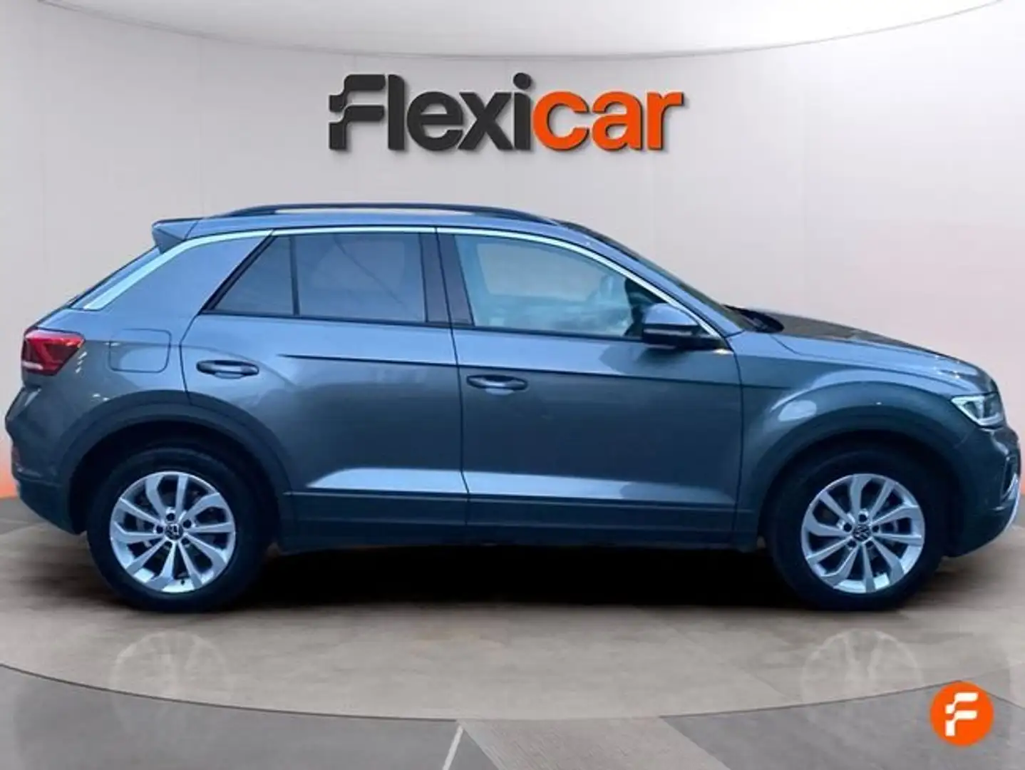 Volkswagen T-Roc 1.5 TSI Life 110KW Gris - 2