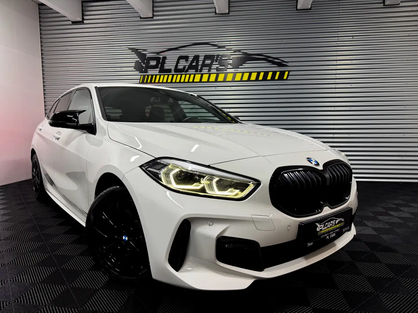BMW 118 118iA PACK M | XENON | APPLE CARPLAY | GARANTIE Biały - 2