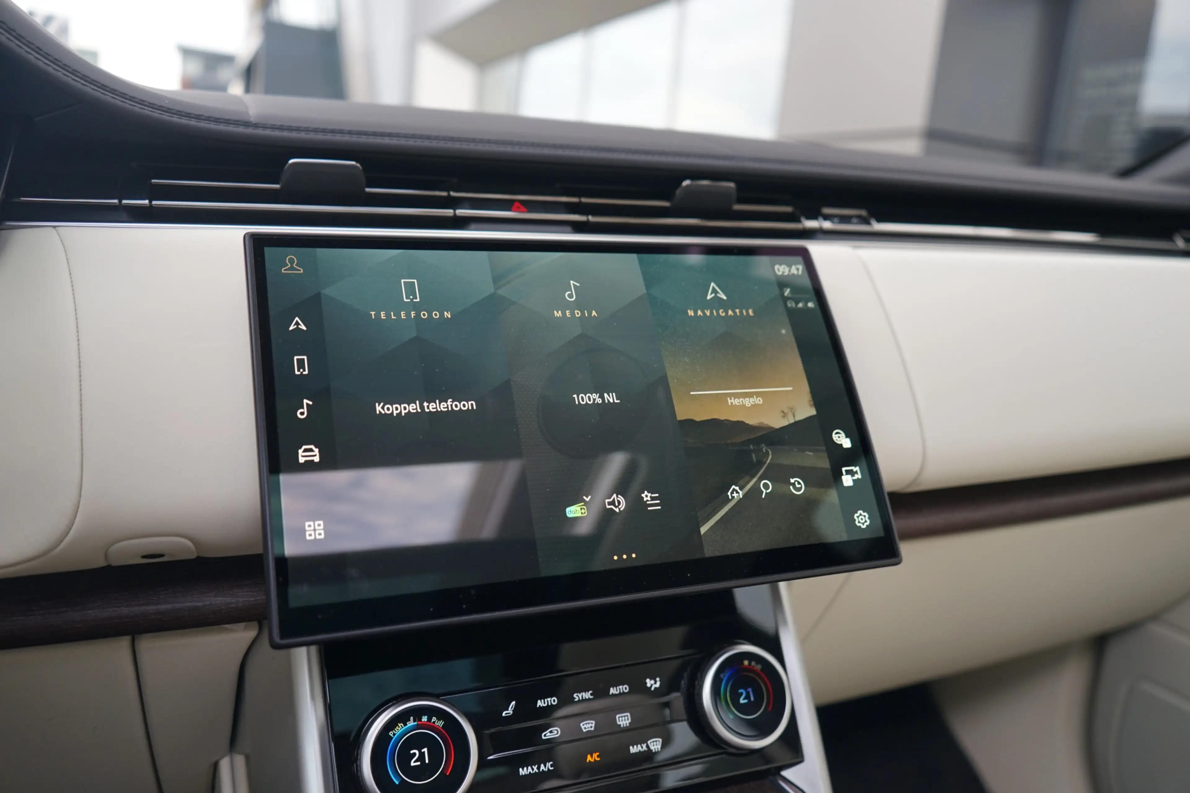 Land Rover Range Rover 3.0 P440e Autobiography PHEV | Head-up display | M — photo 21