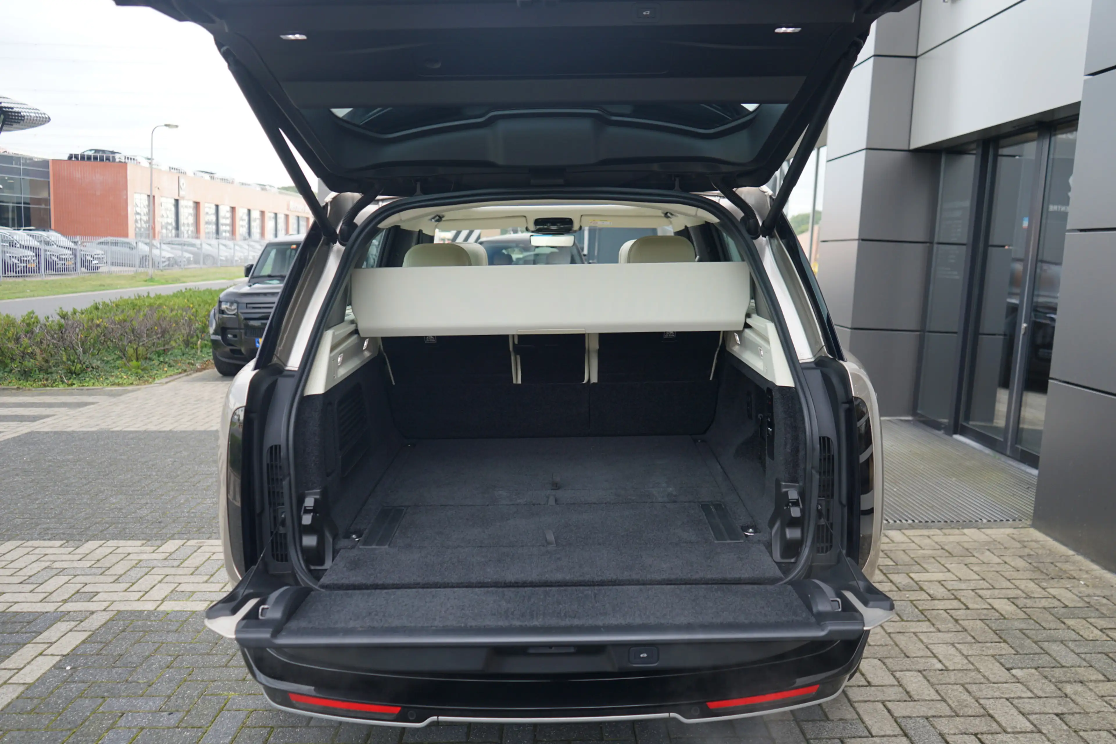 Land Rover Range Rover 3.0 P440e Autobiography PHEV | Head-up display | M — photo 33