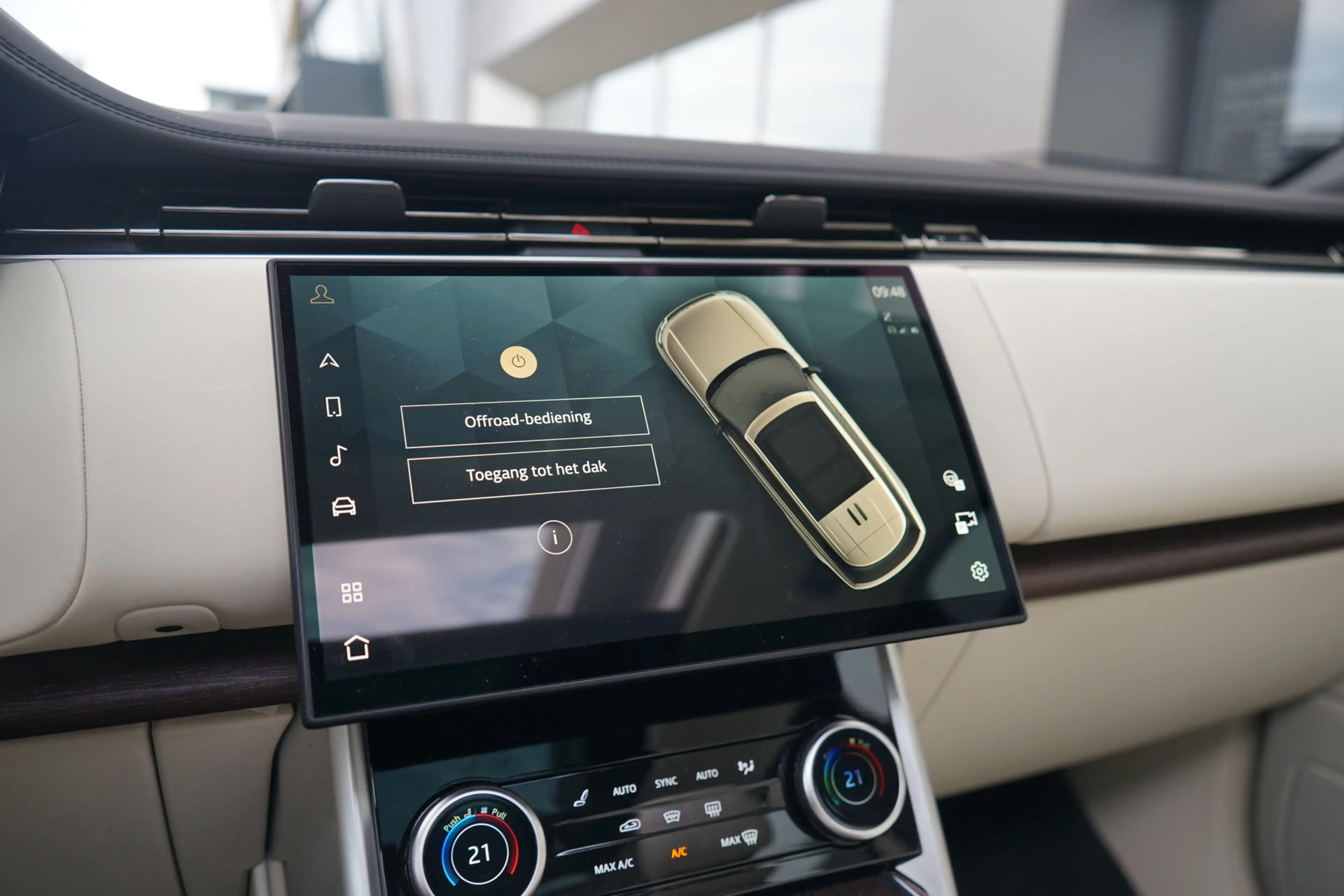 Land Rover Range Rover 3.0 P440e Autobiography PHEV | Head-up display | M — photo 24
