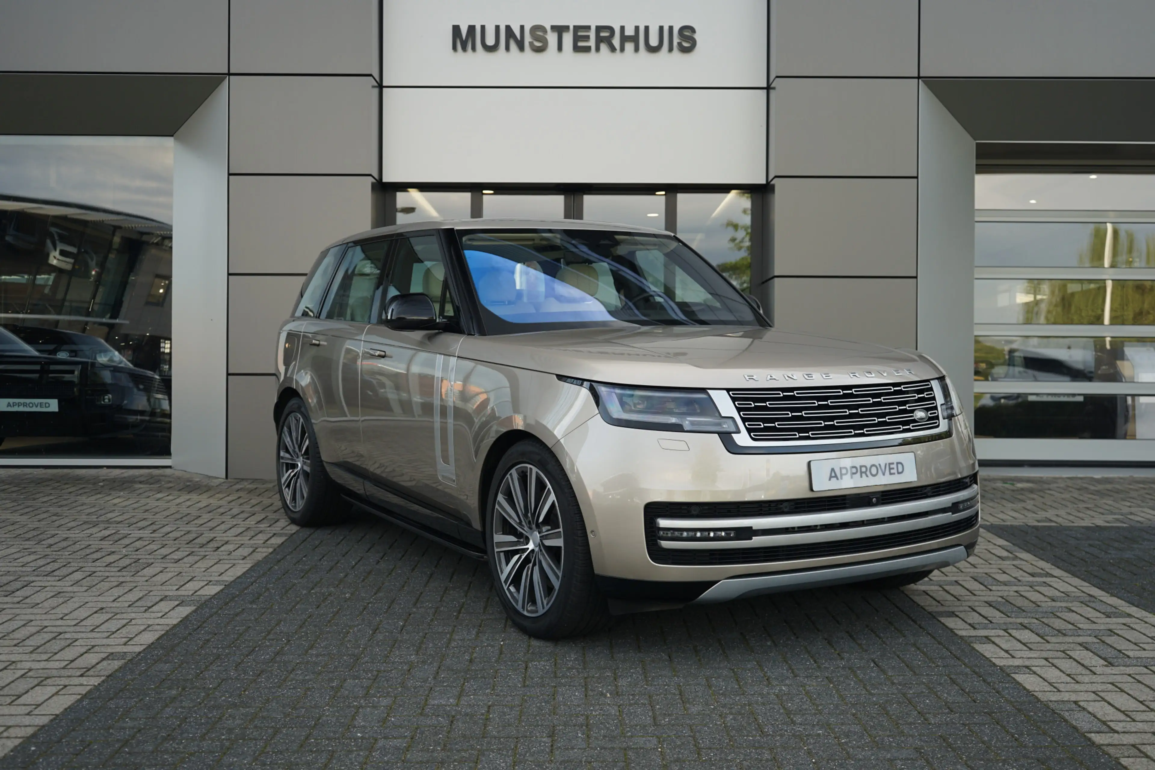 Land Rover Range Rover 3.0 P440e Autobiography PHEV | Head-up display | M — photo 10