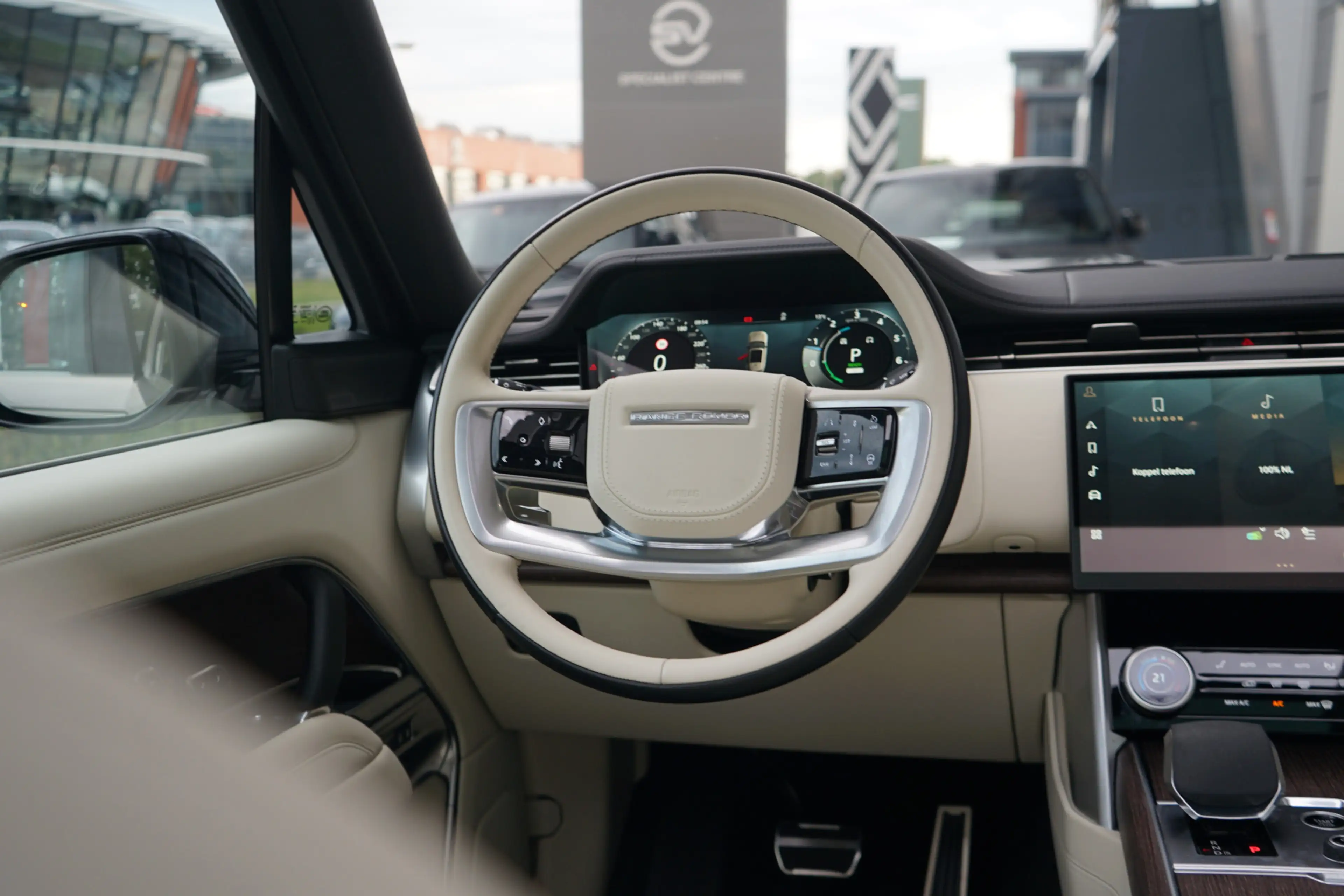 Land Rover Range Rover 3.0 P440e Autobiography PHEV | Head-up display | M — photo 35