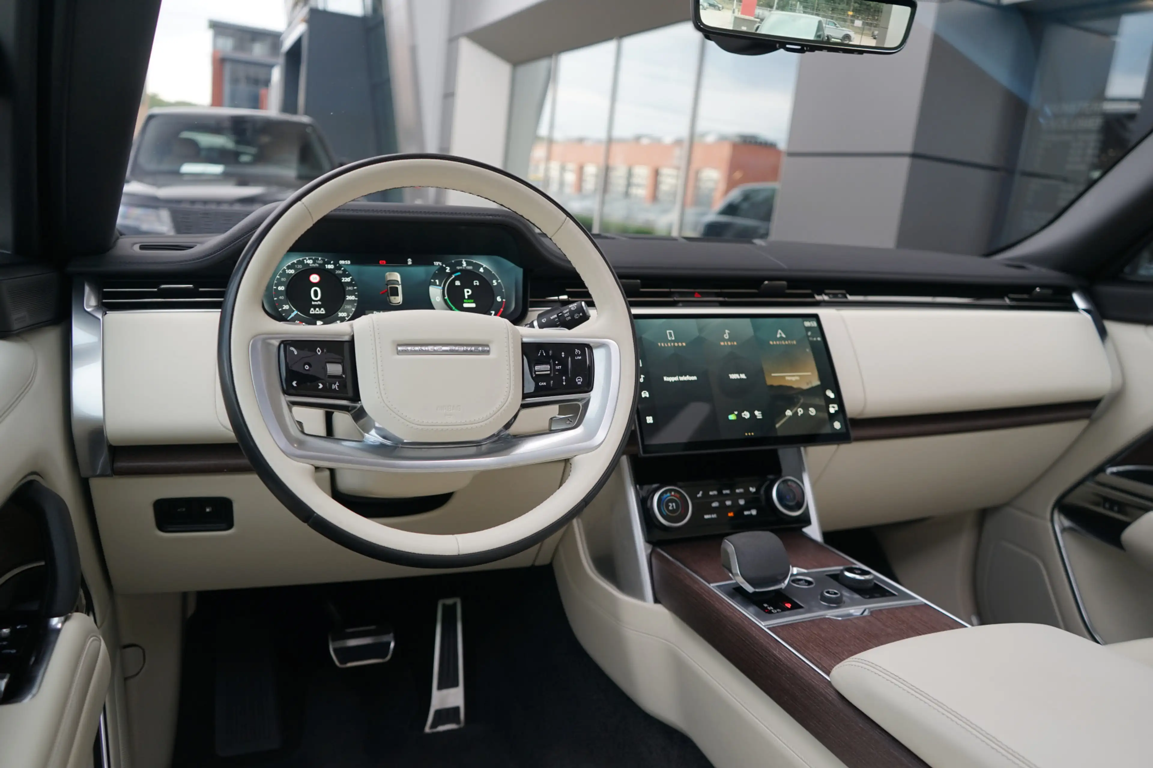 Land Rover Range Rover 3.0 P440e Autobiography PHEV | Head-up display | M — photo 13