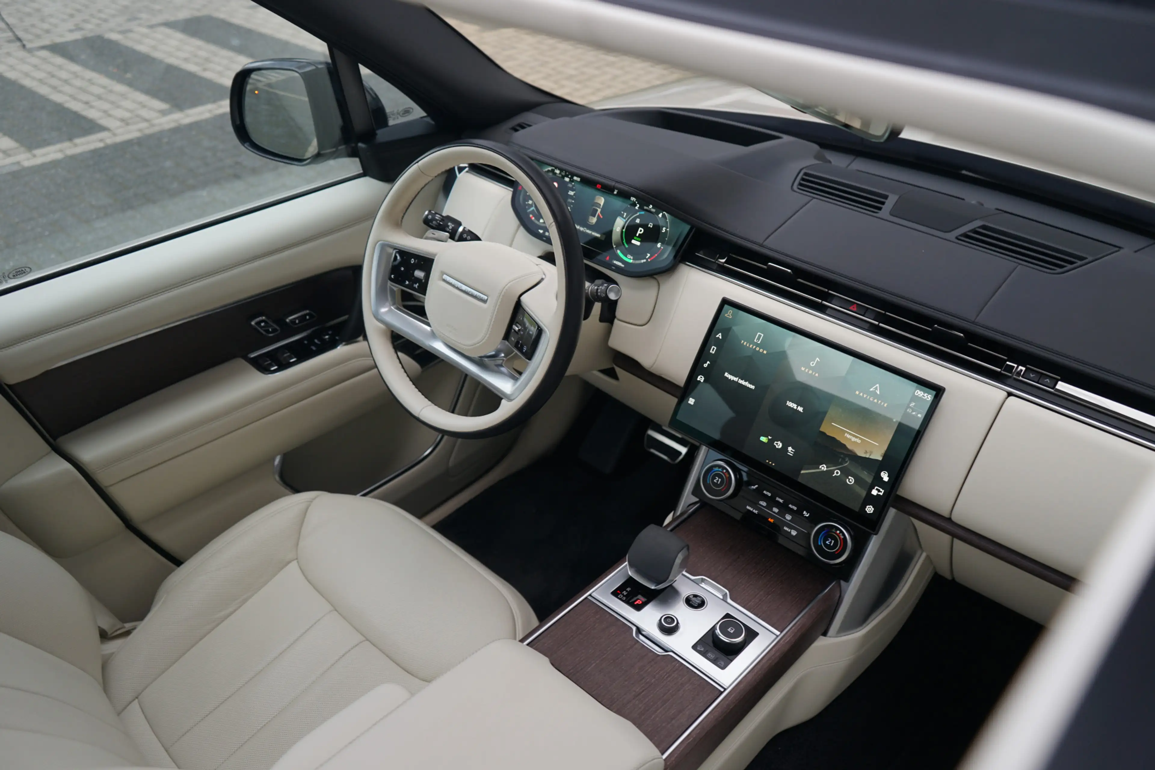 Land Rover Range Rover 3.0 P440e Autobiography PHEV | Head-up display | M — photo 3