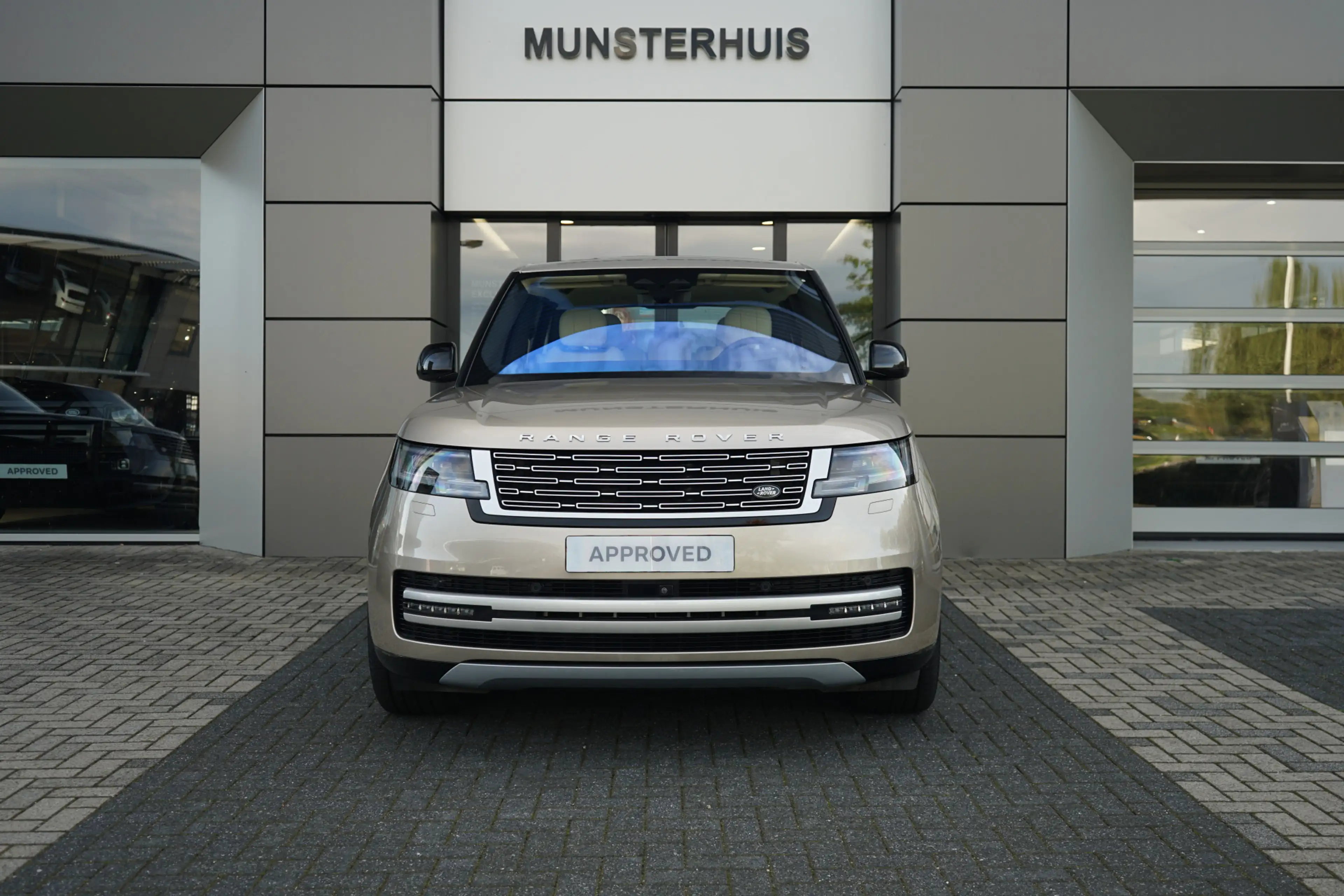 Land Rover Range Rover 3.0 P440e Autobiography PHEV | Head-up display | M — photo 8