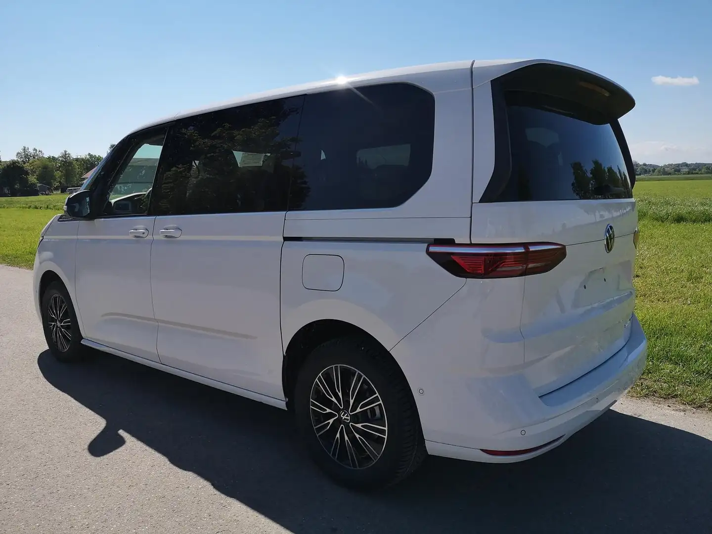 Volkswagen T7 Multivan 1,5 eHybrid 4Motion kurz Komfort 180 kW (245 PS... Blanco - 2