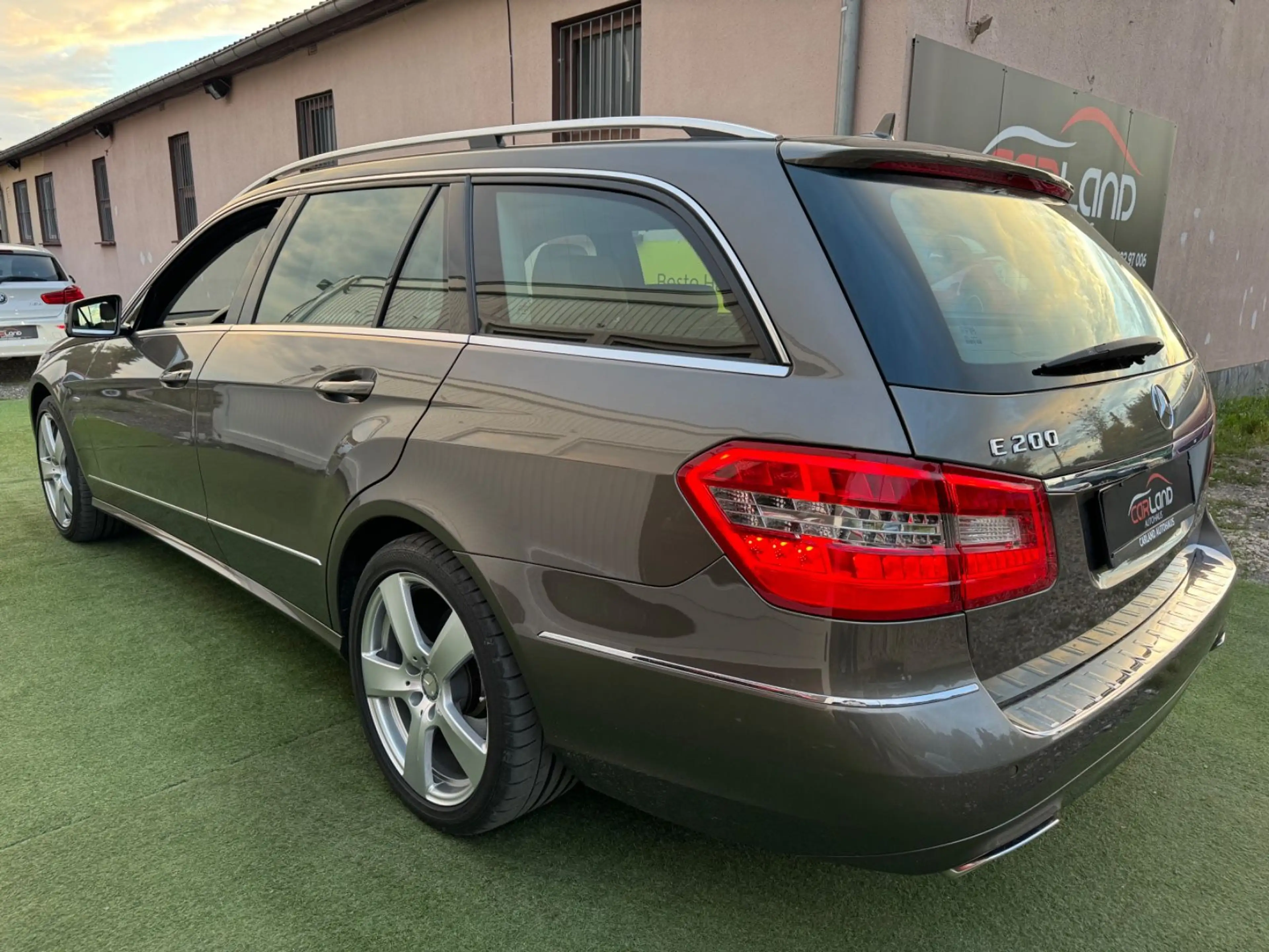 Mercedes-Benz E 200 E T-Modell E 200 CGI BlueEfficiency -VOLL! — photo 5
