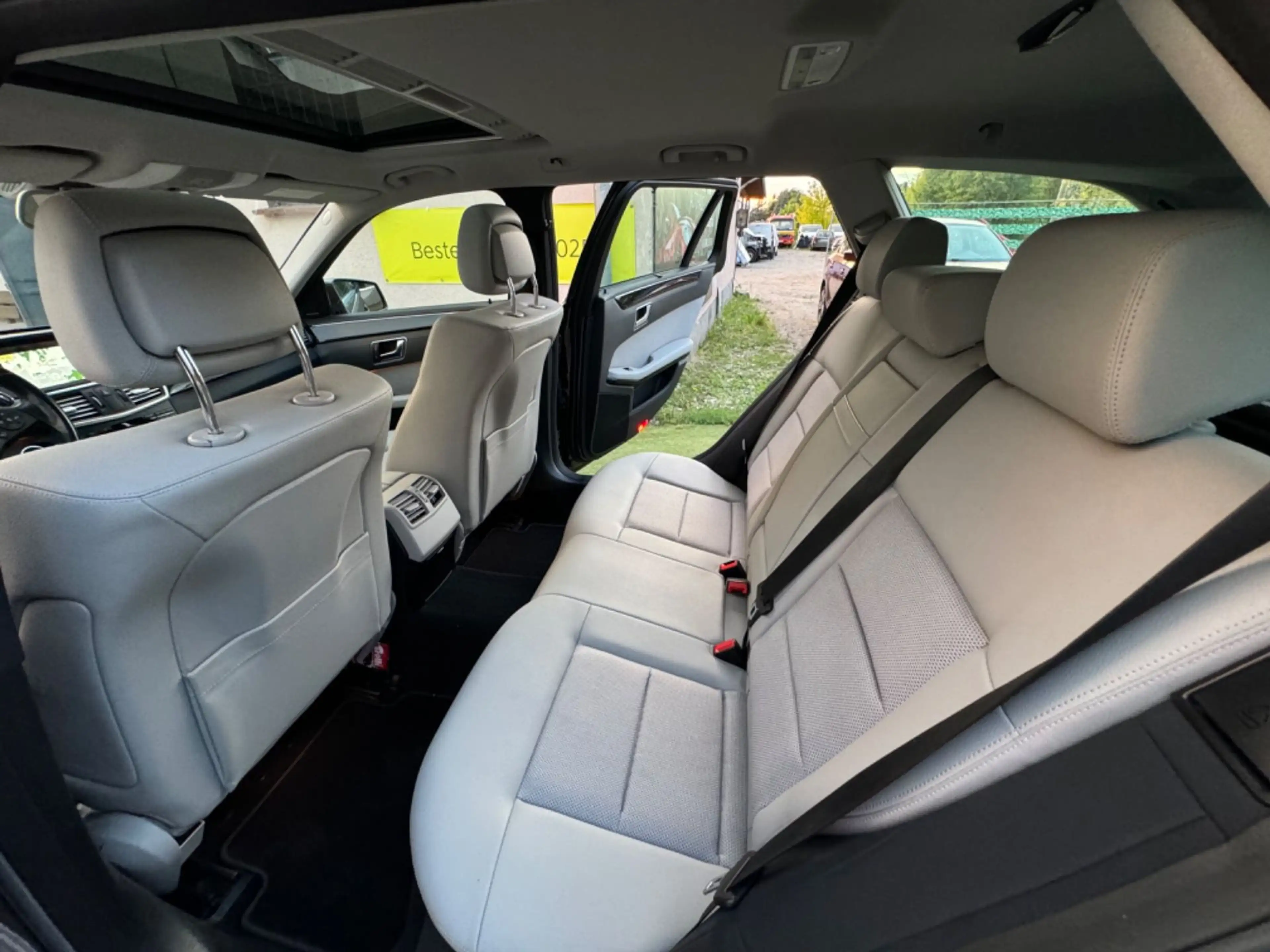 Mercedes-Benz E 200 E T-Modell E 200 CGI BlueEfficiency -VOLL! — photo 10