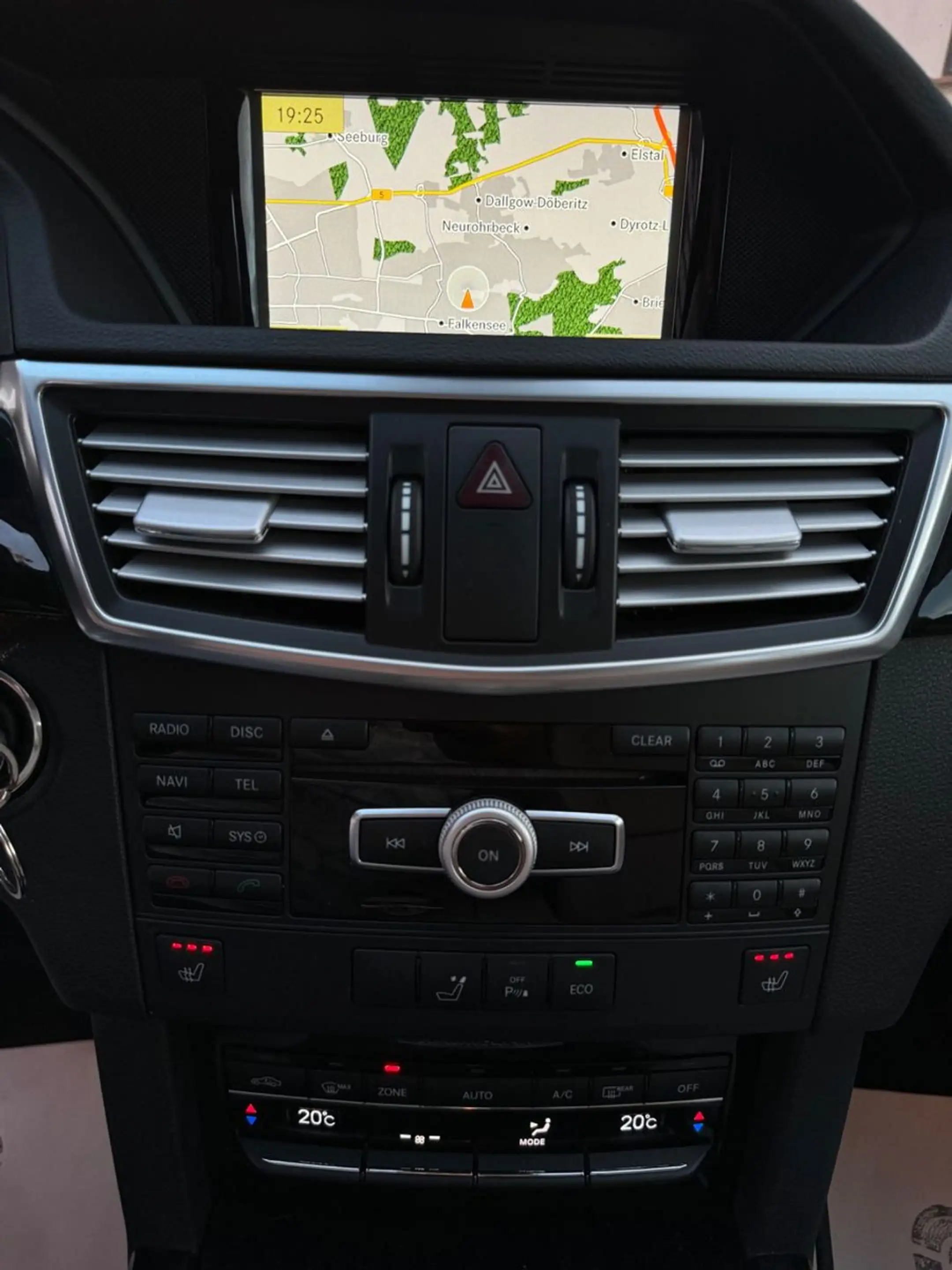 Mercedes-Benz E 200 E T-Modell E 200 CGI BlueEfficiency -VOLL! — photo 14