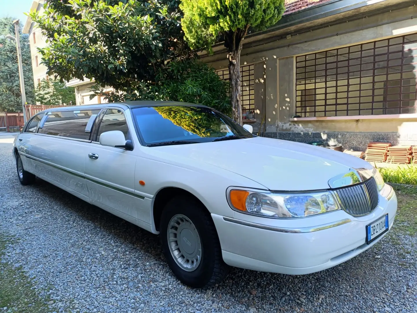 Lincoln Town Car limousine crystal Weiß - 1