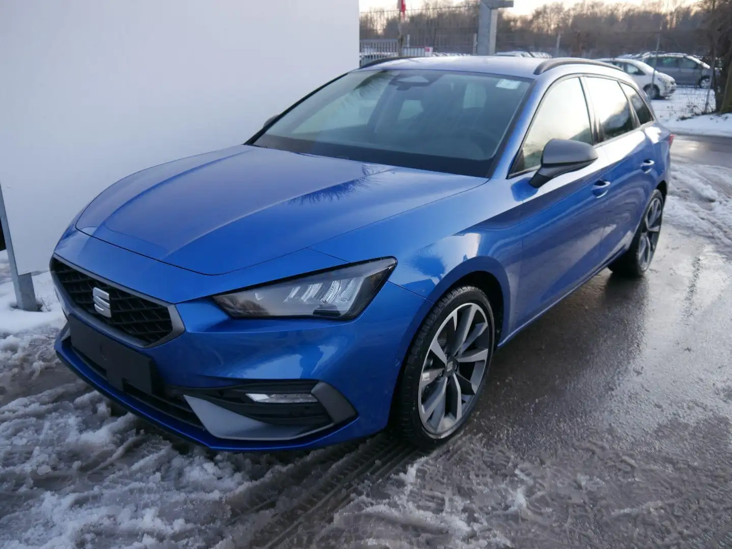 CUPRA Leon Sportstourer FR 1.5 eTSI Kombi DSG*KAMERA*NAVI*... Blau - 1