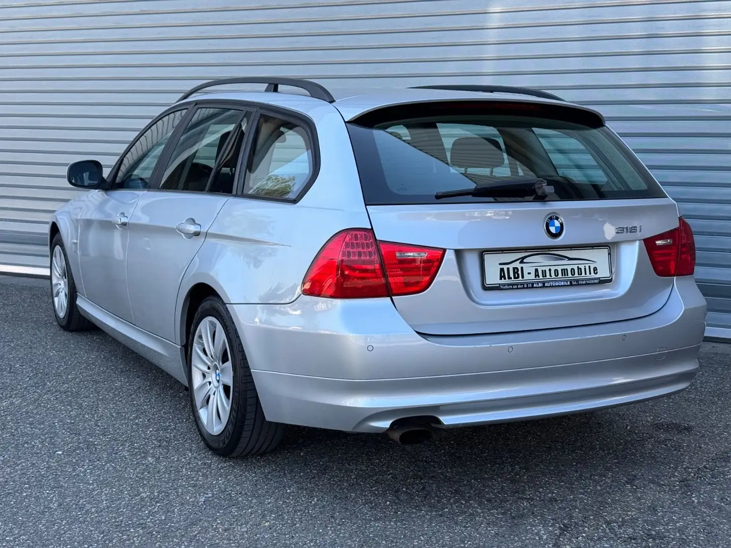 BMW 318 i Touring Climatronic SHZ PDC *** Silber - 2