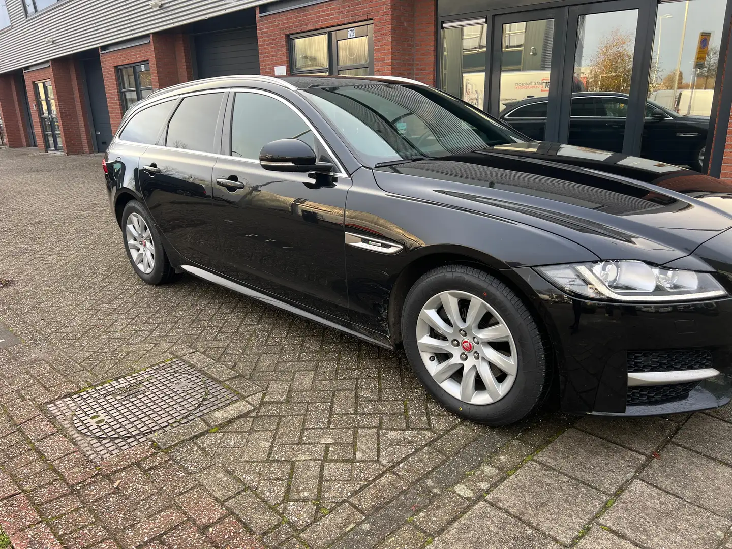 Jaguar XF XF 2.0d Portfolio Zwart - 2