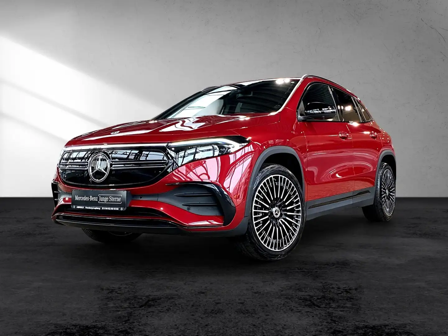 Mercedes-Benz EQA 300 EQA 300 4MATIC AMG Line Distr. 360° LED Navi AHK Roşu - 2