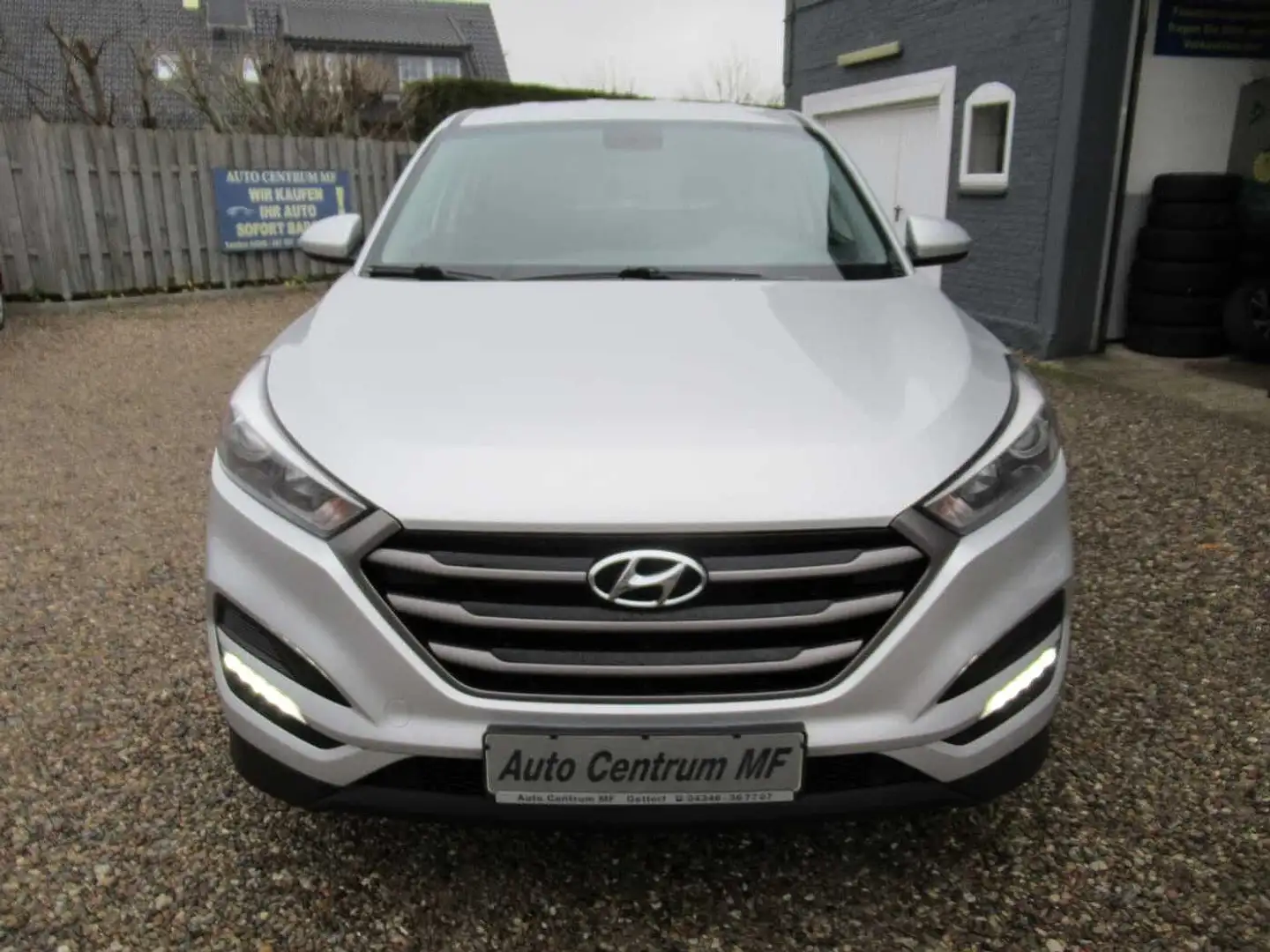 Hyundai TUCSON blue 1.7 CRDi Classic Silber - 2