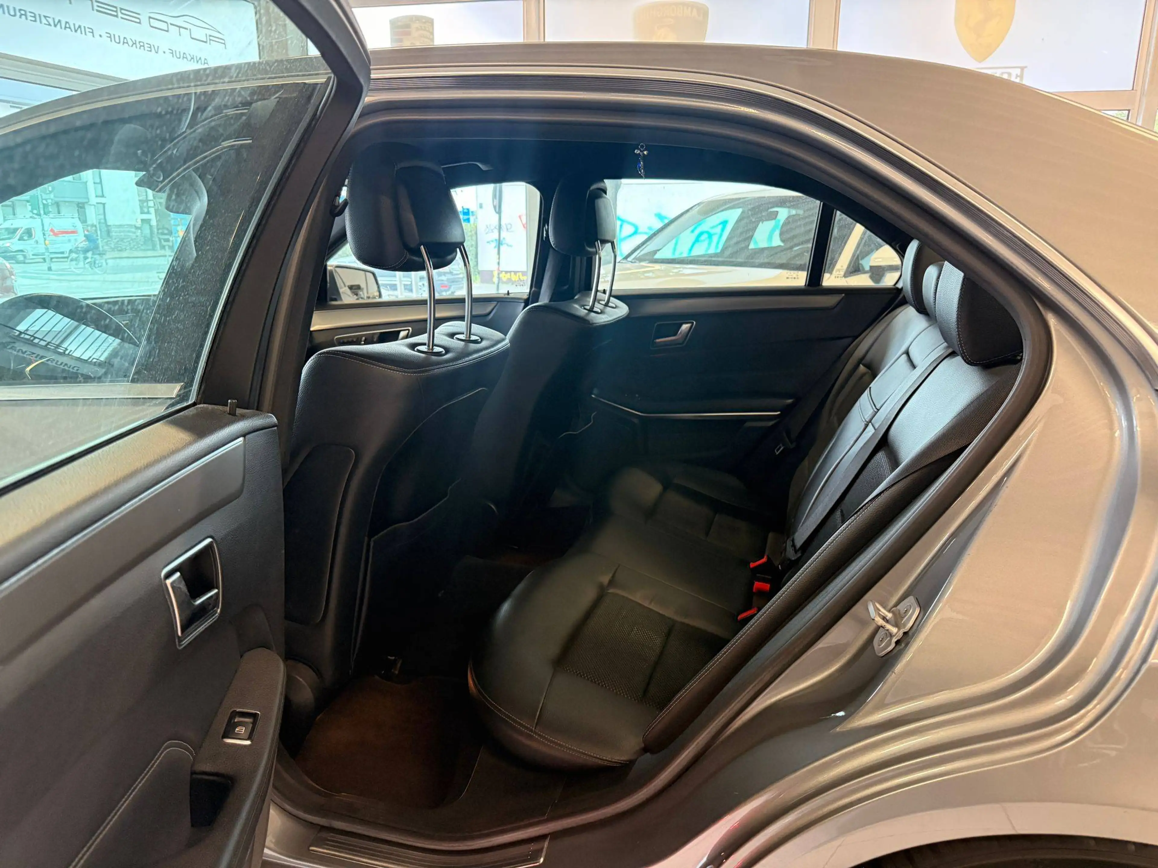 Mercedes-Benz E 250 E 250 CDI/Navi/Memory/8Fach/Autom. — photo 8