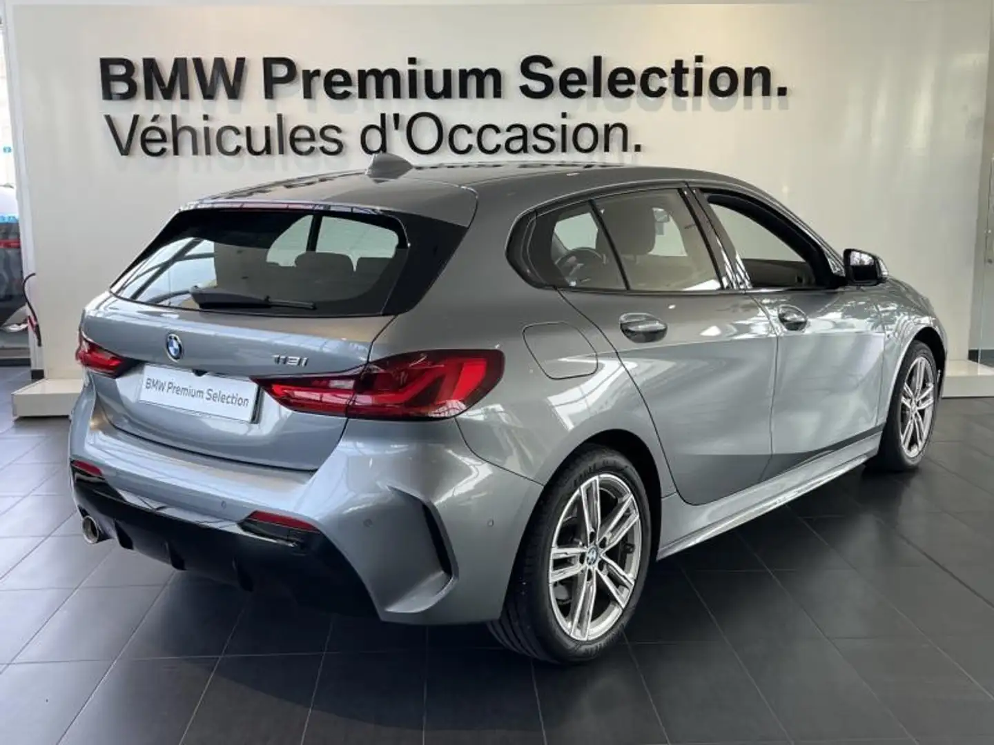 BMW 118 118iA 136ch Edition M Design DKG7 Gris - 2