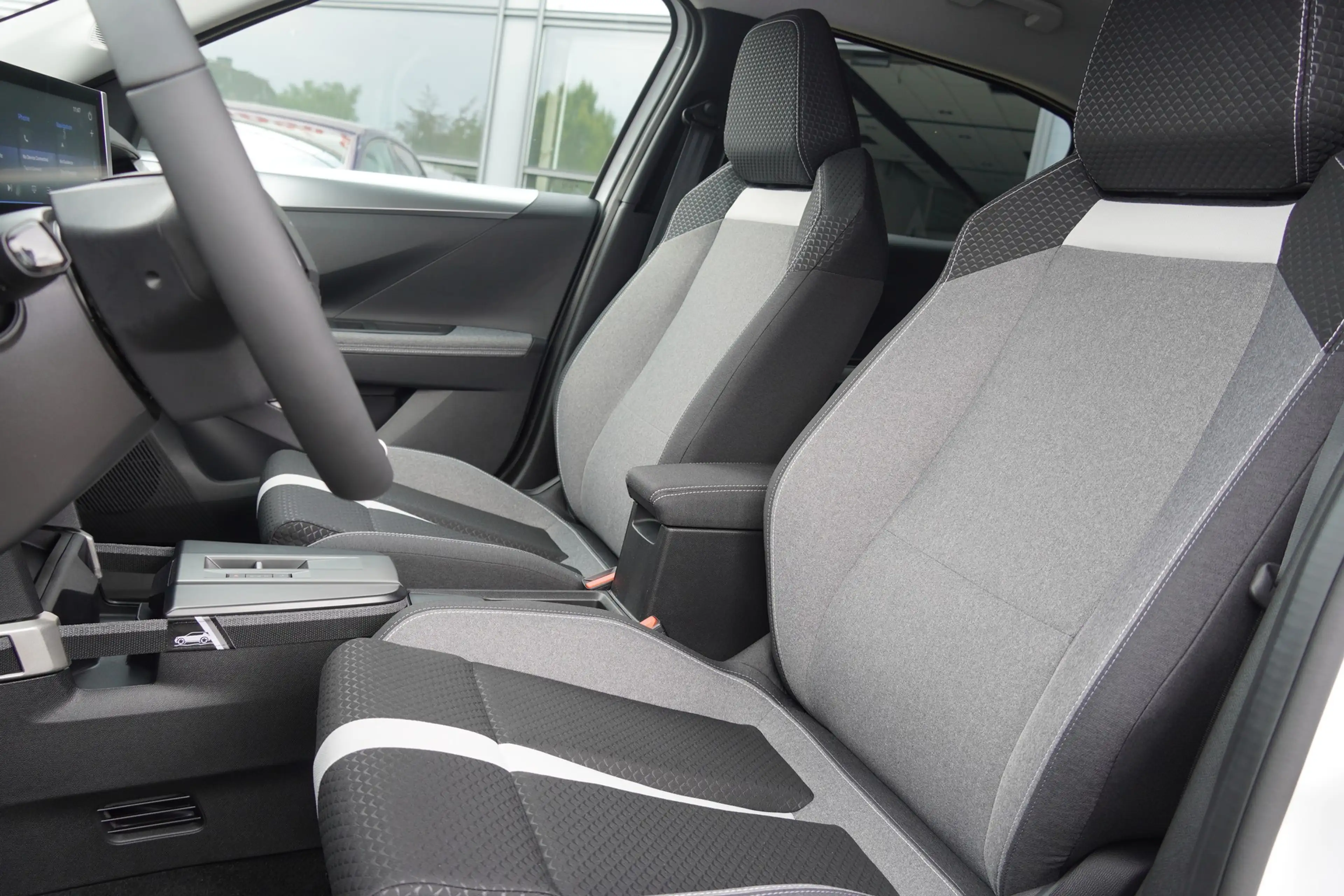 Opel Frontera 1.2 DI Turbo Ultimate Hybrid Aut. LED ACC — photo 15