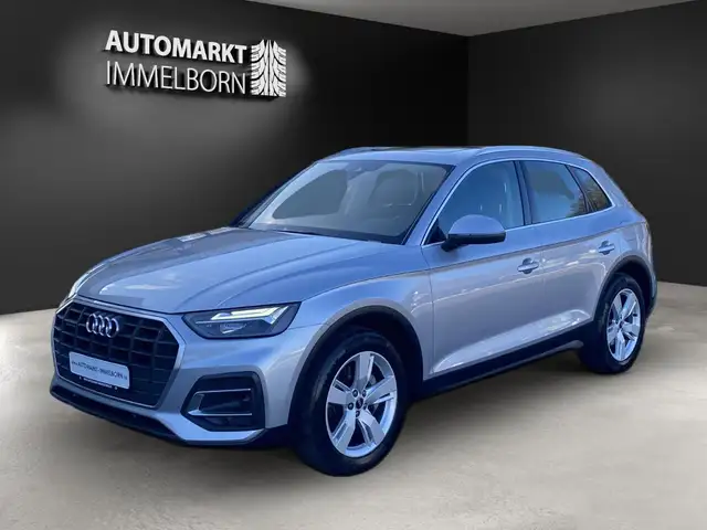 Audi Q5 view 4