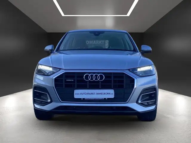 Audi Q5 view 9