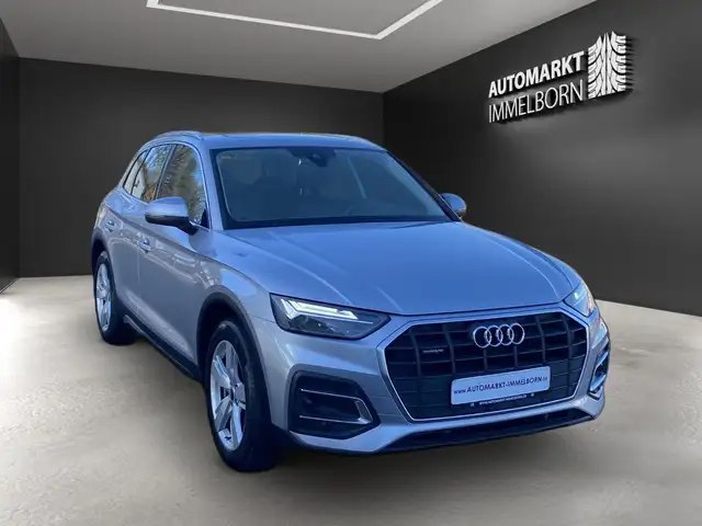 Audi Q5 view 2