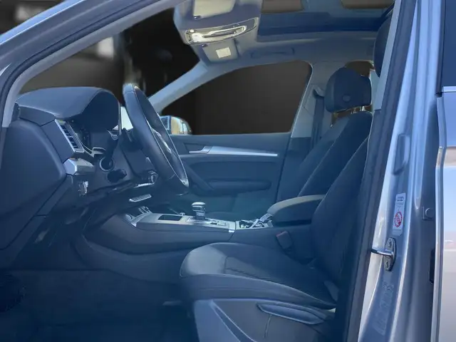 Audi Q5 view 14