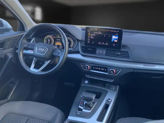 Audi Q5 view 13