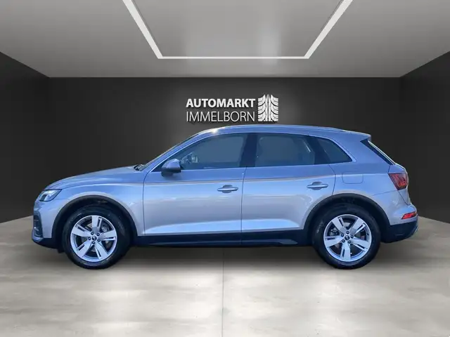 Audi Q5 view 11