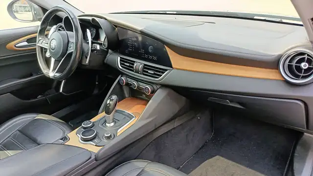 Alfa Romeo Giulia view 10