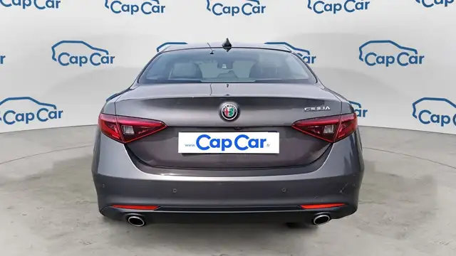 Alfa Romeo Giulia view 3