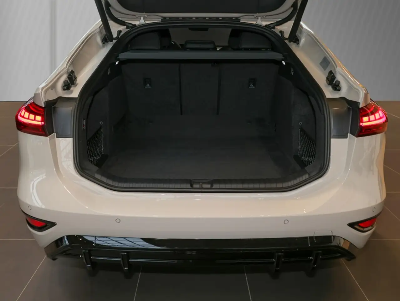 Audi A6 Sportback e-tron quattro 4
