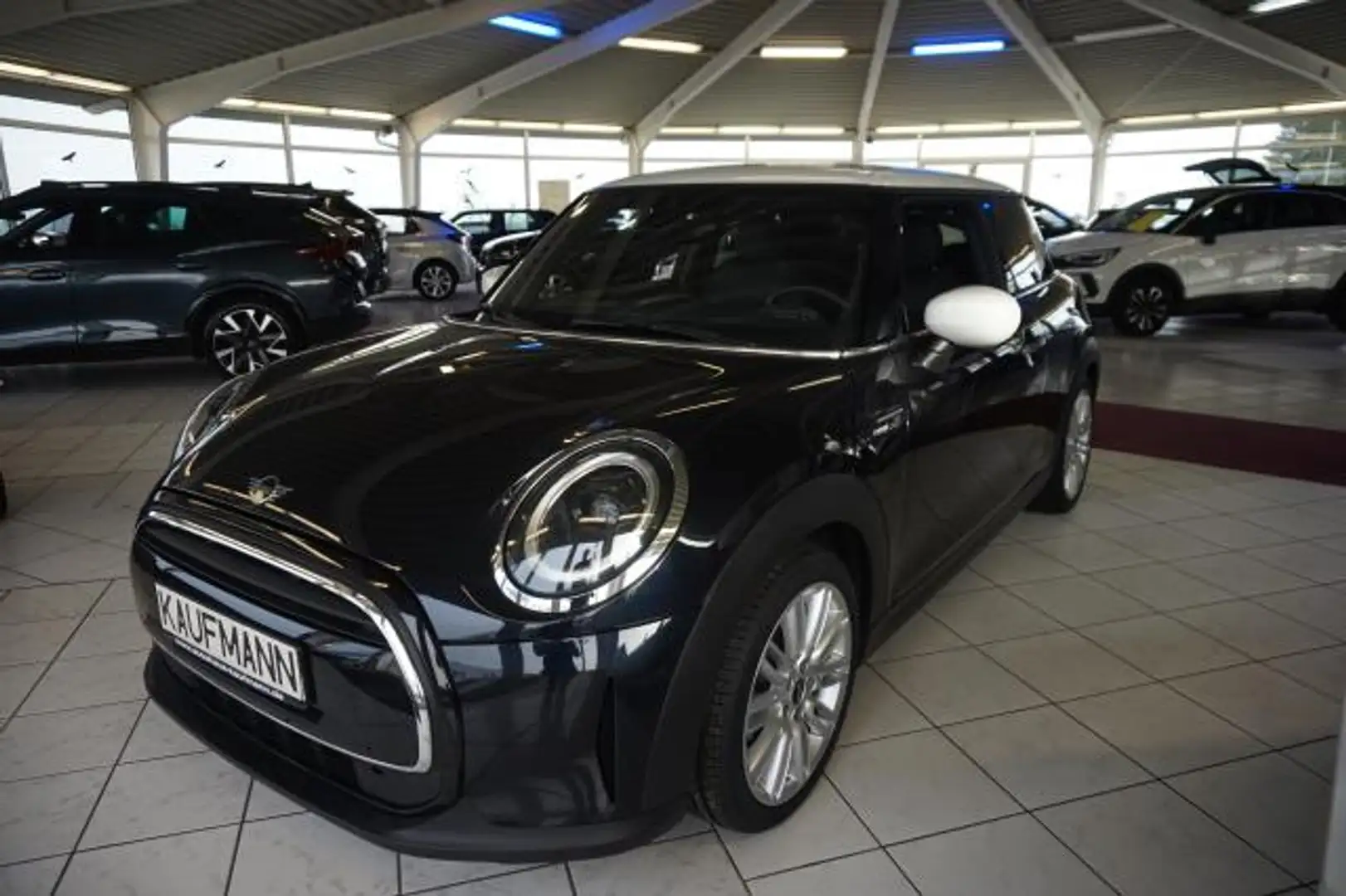 MINI Cooper COOPER 1,5 CAMDEN LEDER NAVI LED SHZ TEMPOMAT 17" Schwarz - 2
