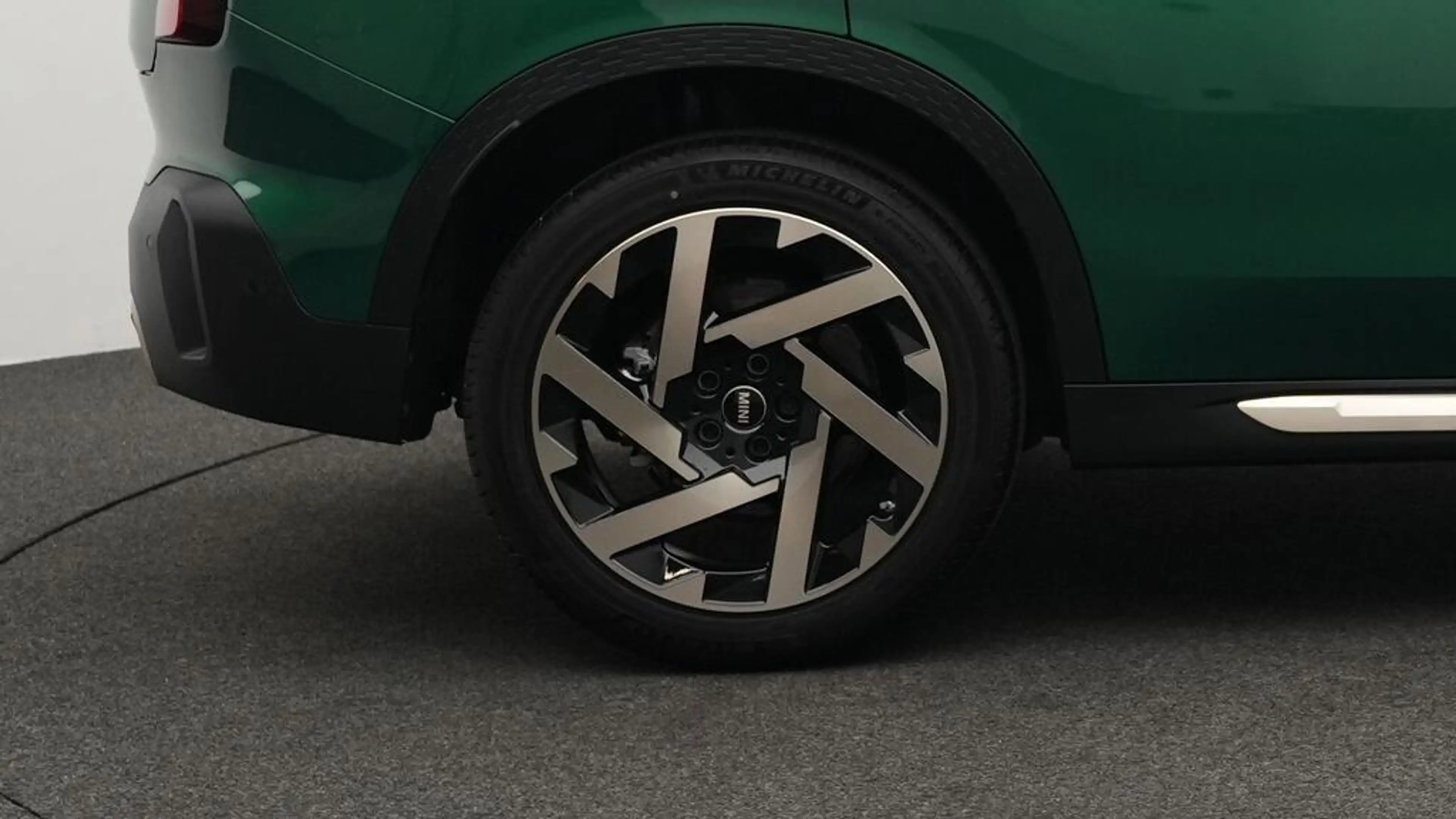 MINI Countryman D Favoured Trim — photo 11