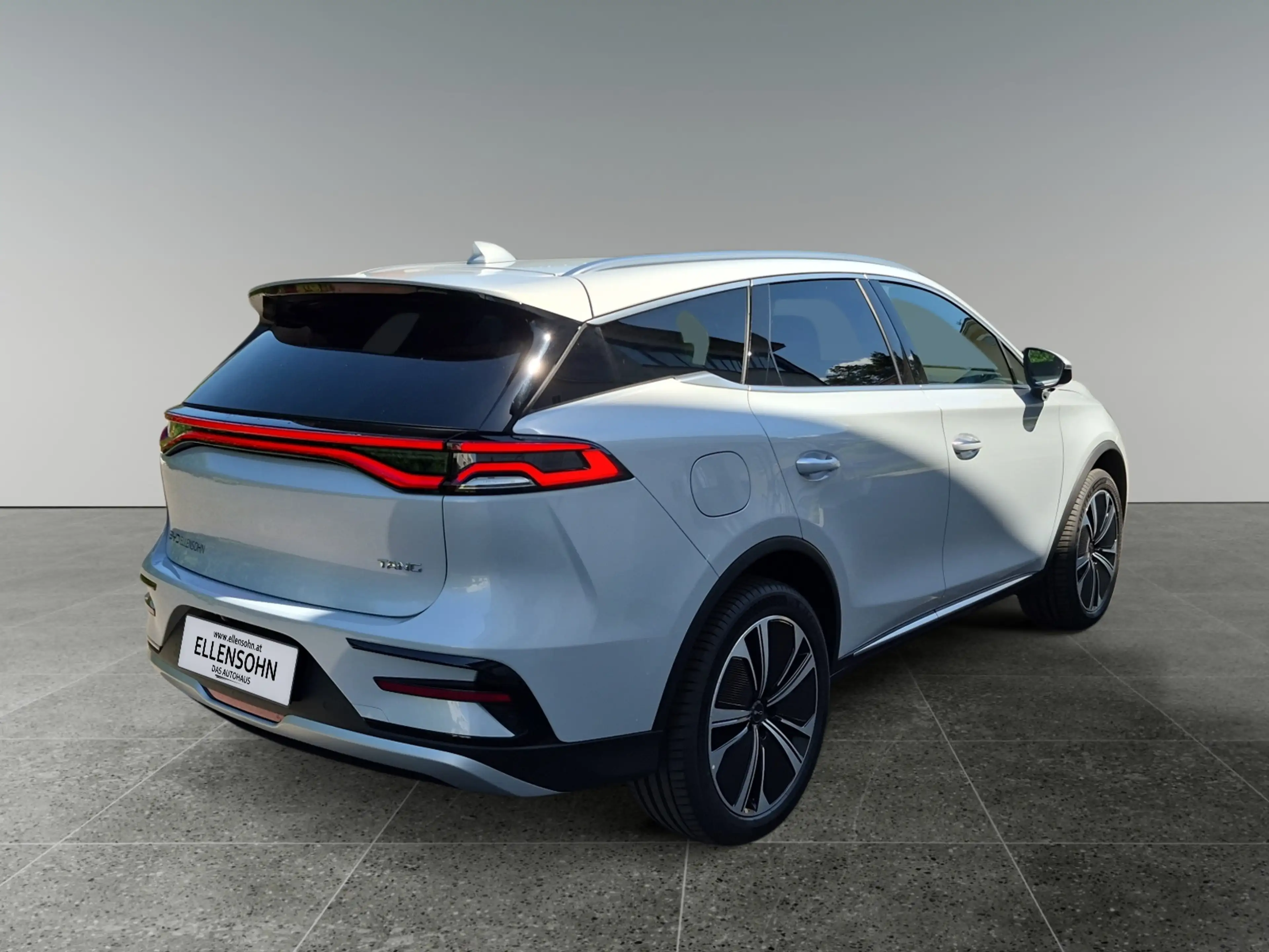 BYD Tang Flagship 4WD — photo 5