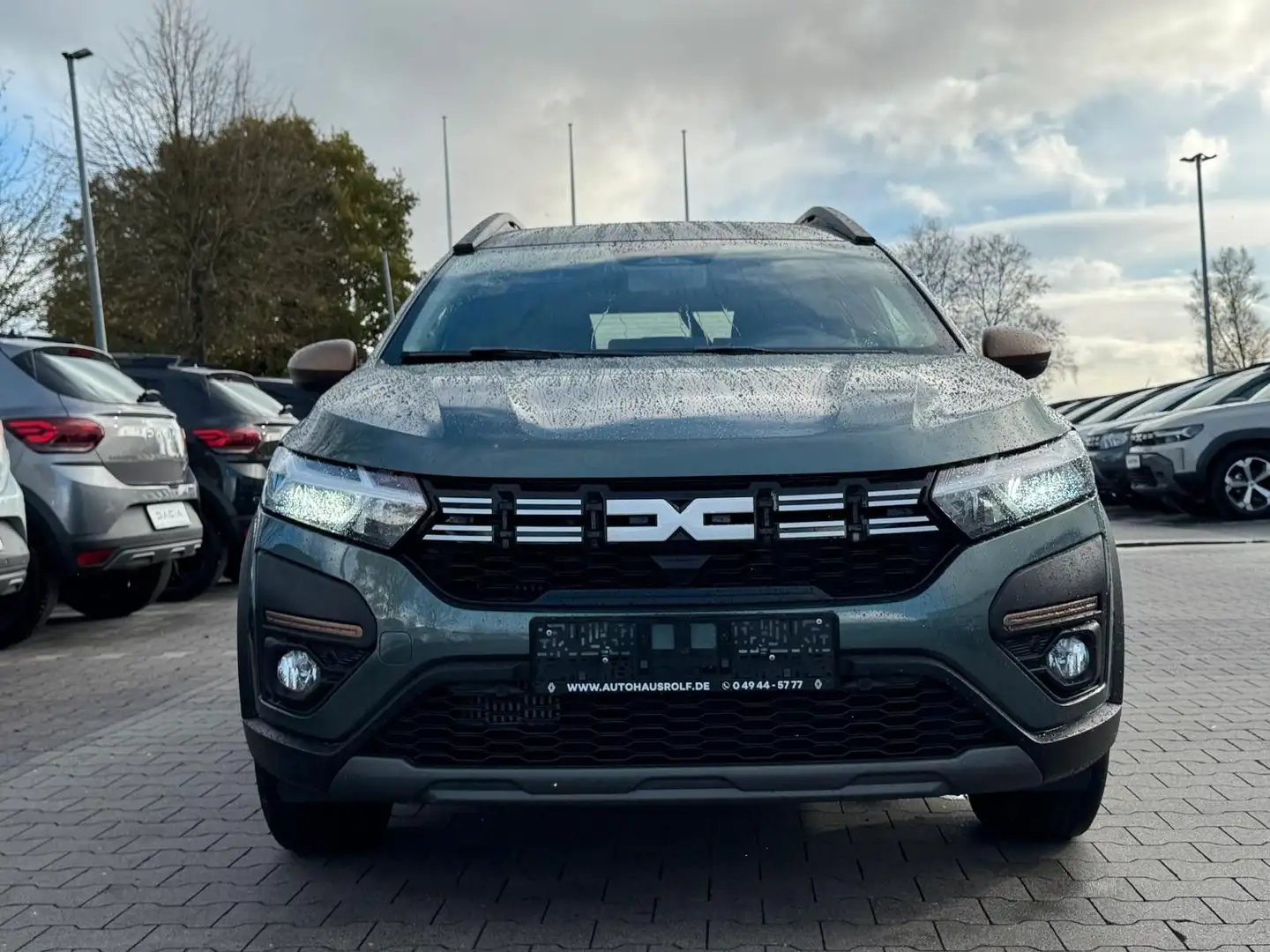 Dacia Jogger Extreme TCe 110 | 7 Sitze | KLIMA Grün - 2