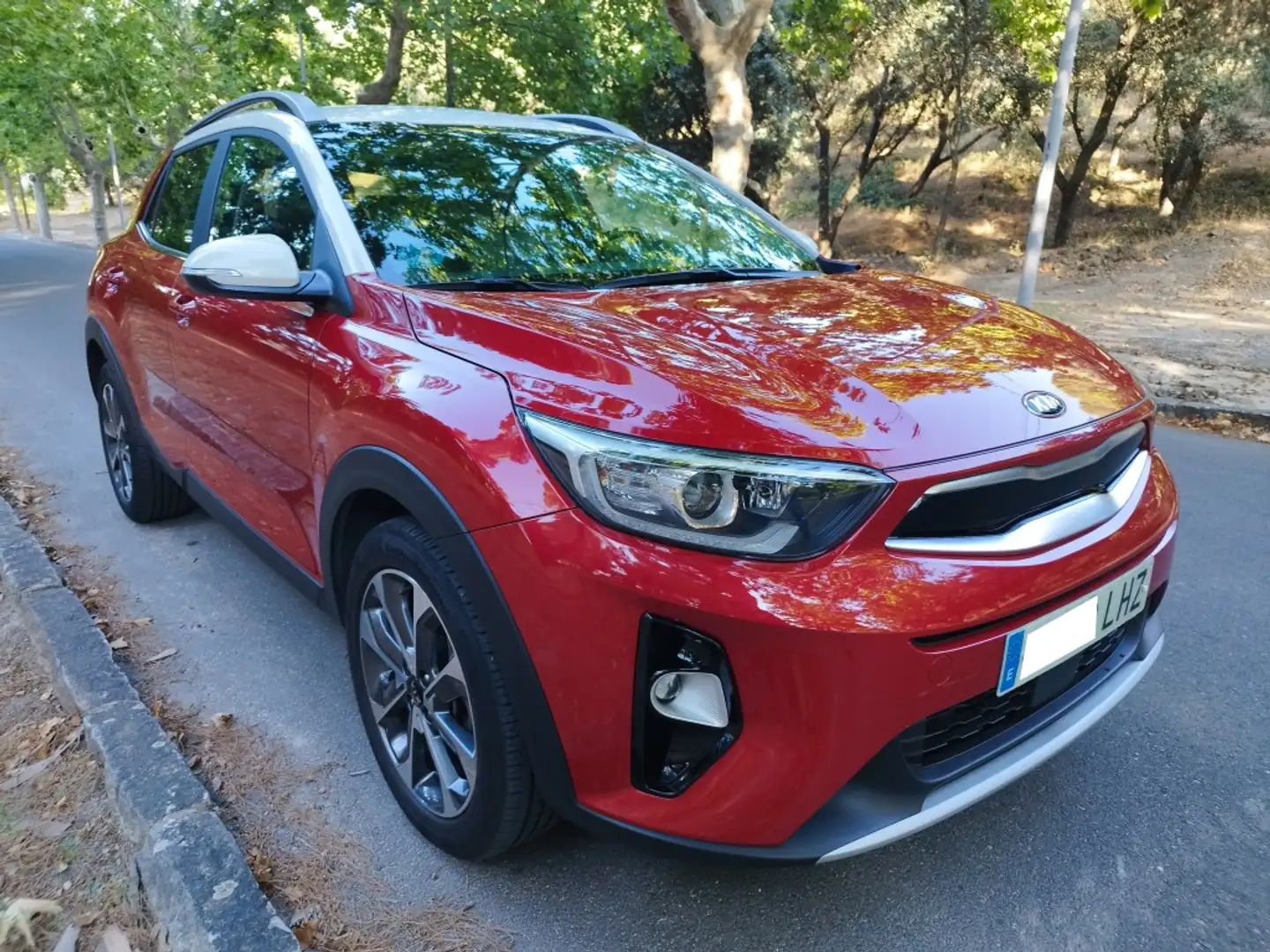 Kia Stonic 1.0 T-GDi Eco-Dynamic Tech 120 Rojo - 2
