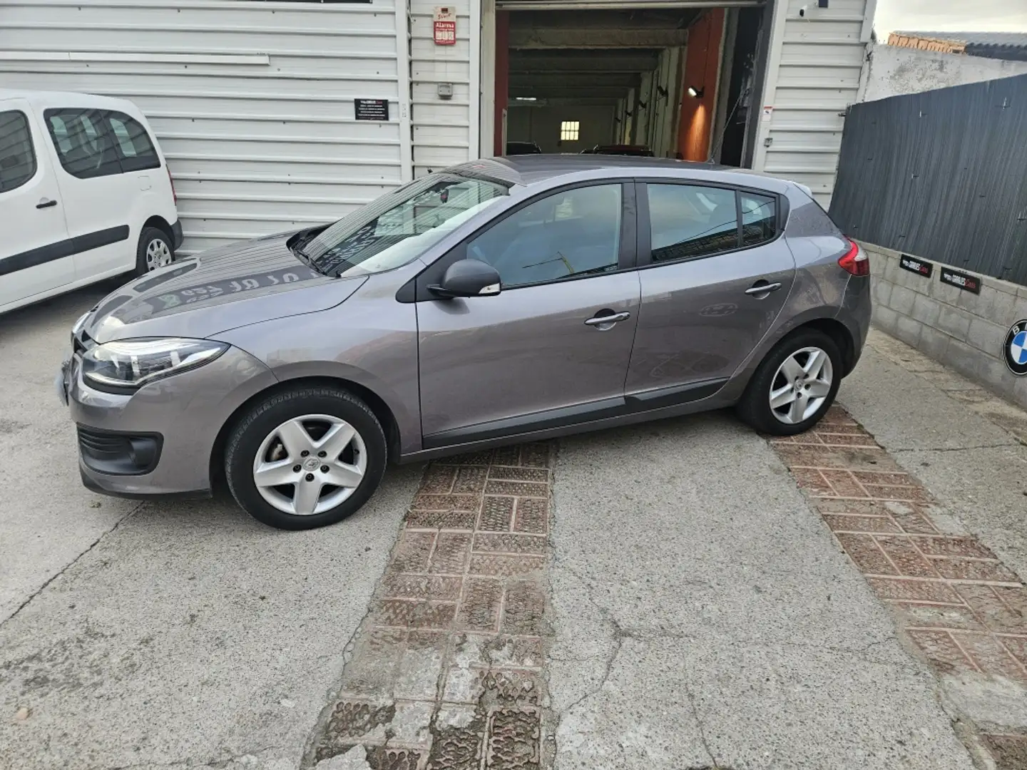 Renault Megane 1.2 TCE Energy Dynamique S&S Gris - 2