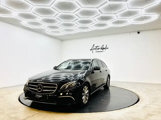 Mercedes-Benz E 200 ✅1AN GARANTIE✅CAMERA✅REMORQUE✅LED✅CARNET