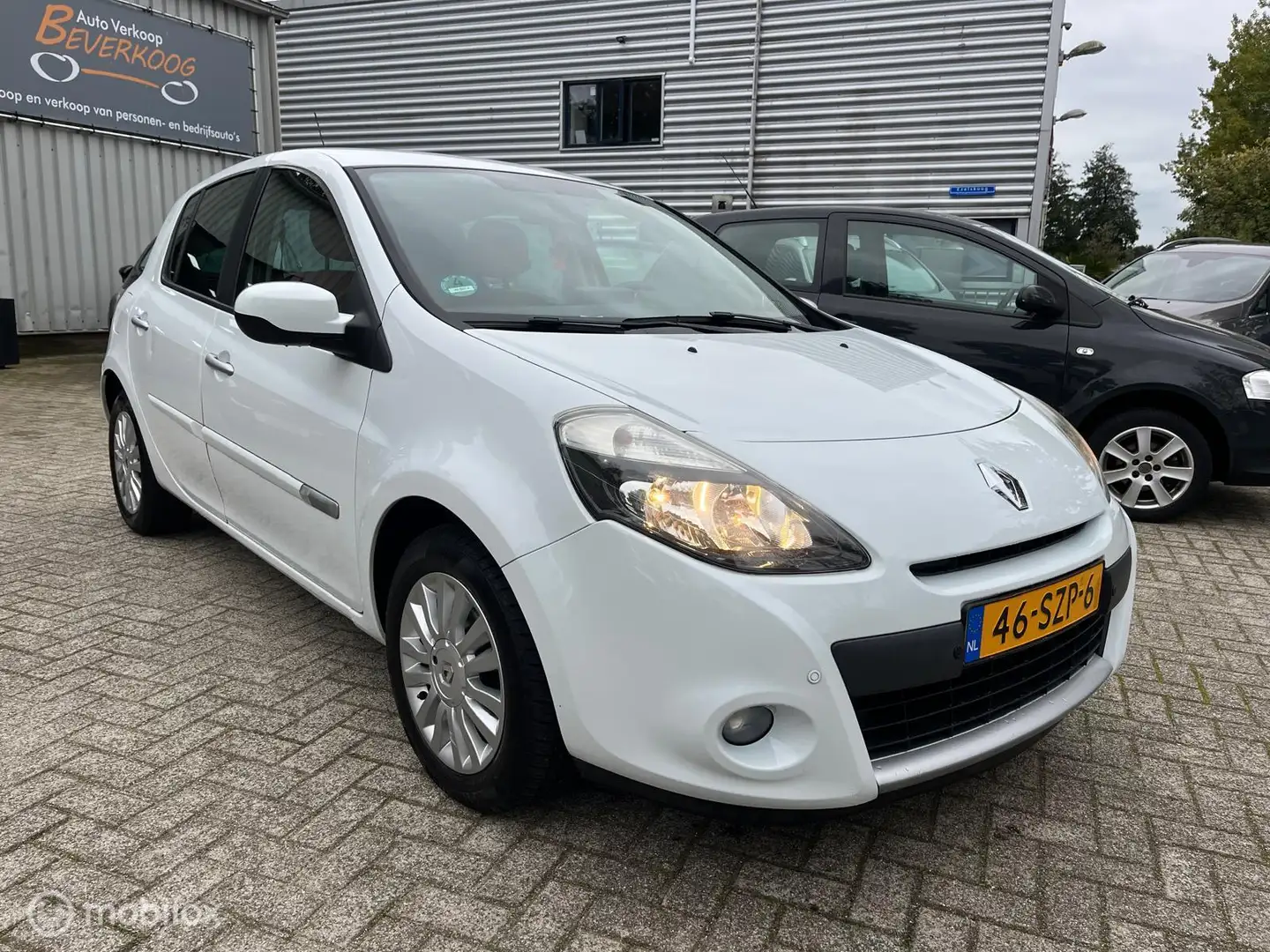 Renault Clio 1.2 Authentique Wit - 2