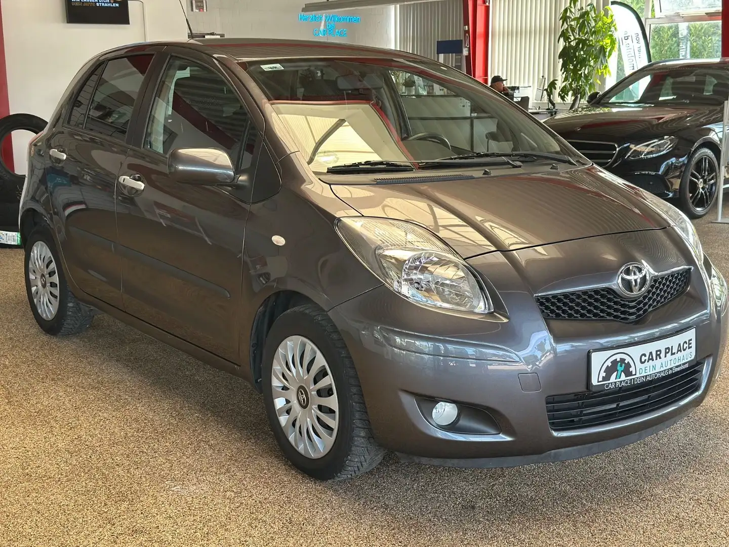 Toyota Yaris Edition Gris - 2