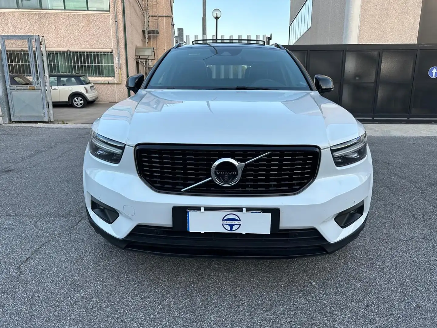 Volvo XC40 D4 AWD Geartronic R-design Bianco - 2