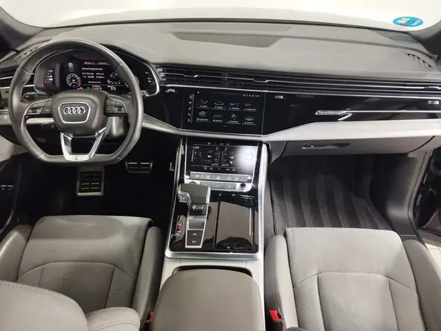 Audi Q8 view 6