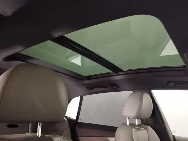 Audi Q8 view 11
