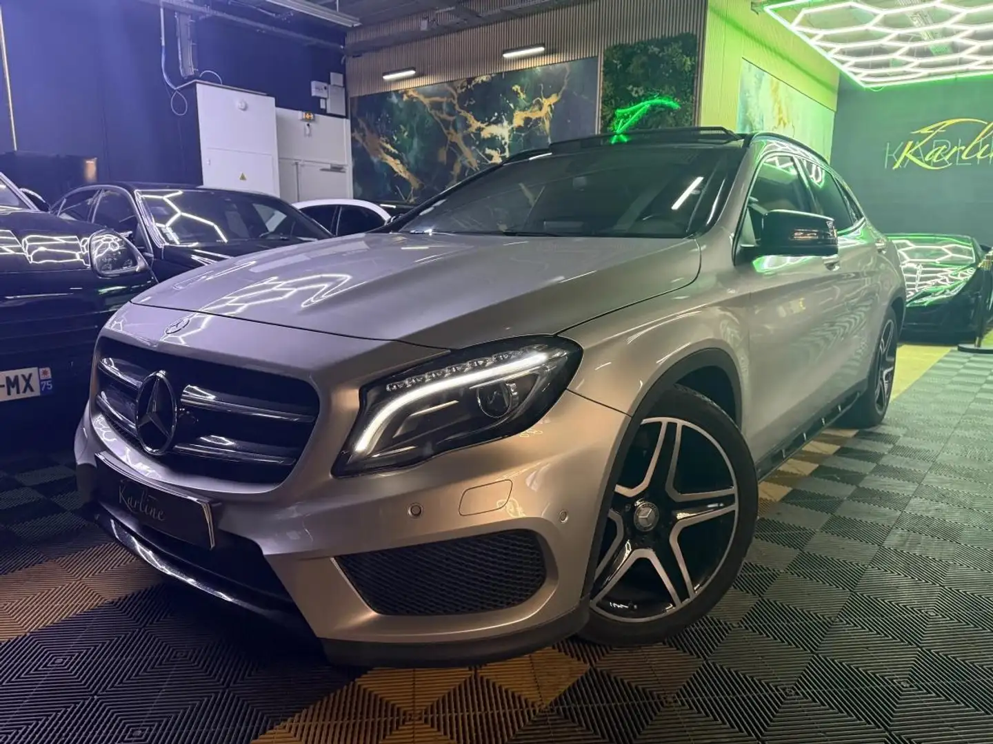 Mercedes-Benz GLA 220 2.2 220 D 175cv FASCINATION 7G-DCT BVA I CAMERA DE RECUL - TOIT OUVRANT PANO Schwarz - 1