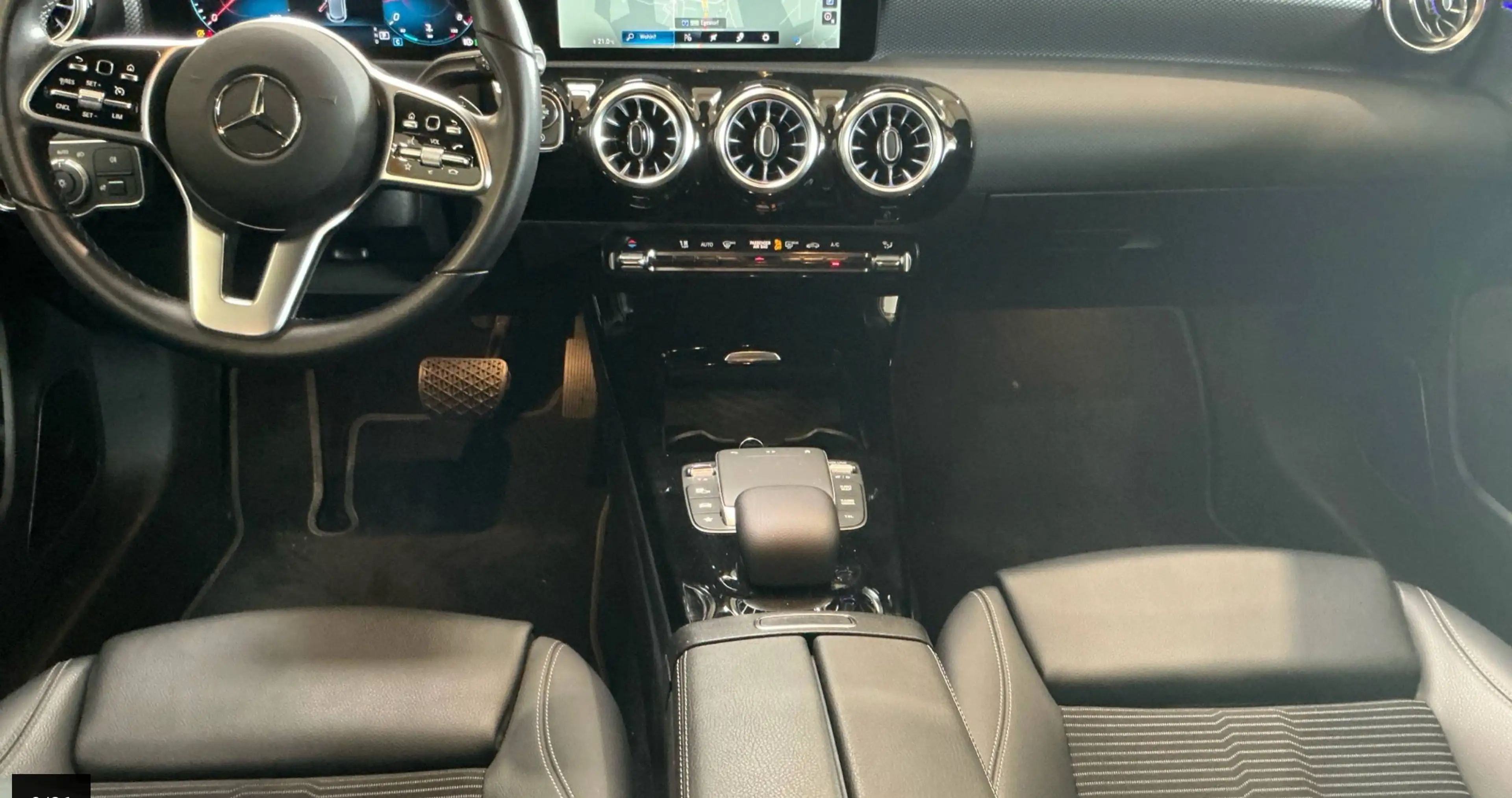 Mercedes-Benz A 200 A 200 PROGRESSIVE LED/AMBIENTE/WIDESREEN+DAB/AUGMENTREALVID/CARPLAY/INDUKTION/BURMESTER SOUNDSYSTEM — photo 8